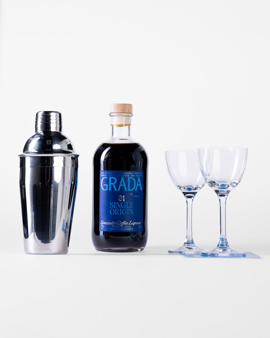 Gift box contents: GRADA 01 Single Origin, cocktail shaker and two Nick & Nora glasses